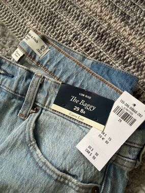 Abercrombie & Fitch Light Blue Baggy Low-Rise Jeans 29 8R Curve Love